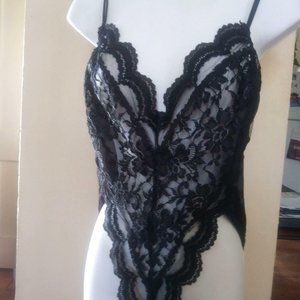 L' Intima Designer Collection Extra Sexy Black 2PC Elegant Lacey Teddy/Cami Set